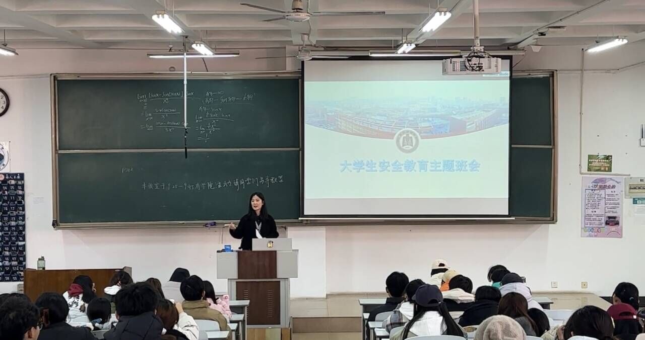 18502